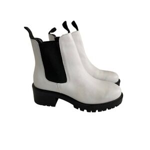 Secret Celebrity Chelsea style white black Ankle boots Tall Womens Size‎ 7